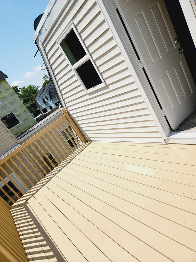 great front porch - 49 Highland Ave
