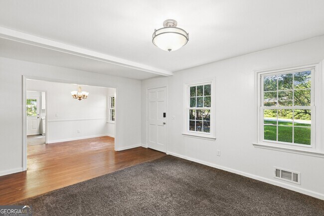 Building Photo - 5659 Whispering Pines Rd