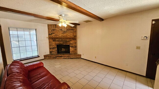 Building Photo - Two Story, Three Bedroom