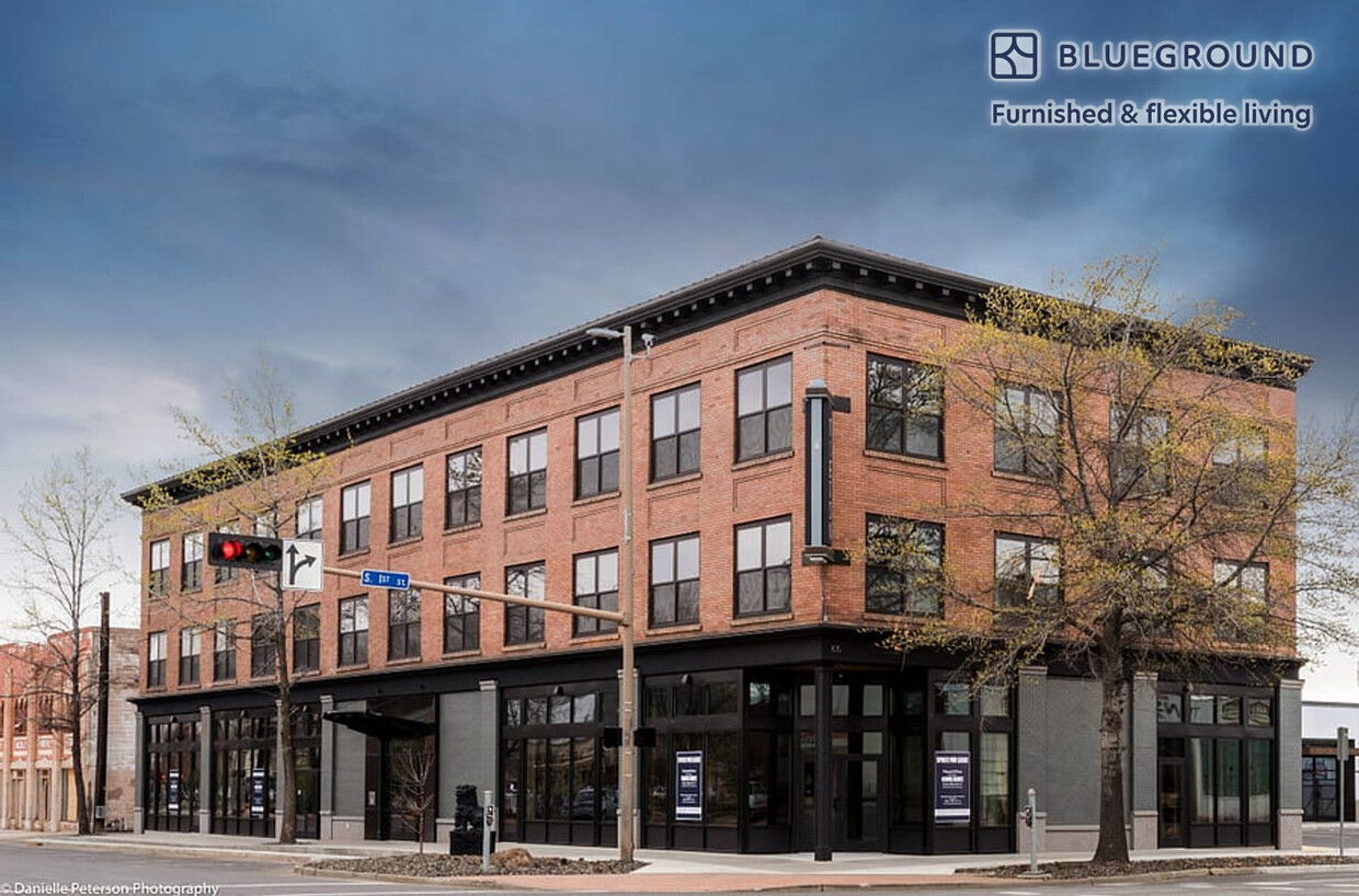 Building Photo - 105 S 1st St