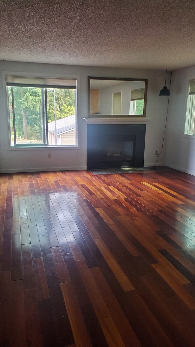 Building Photo - 13216 NE Salmon Creek Ave