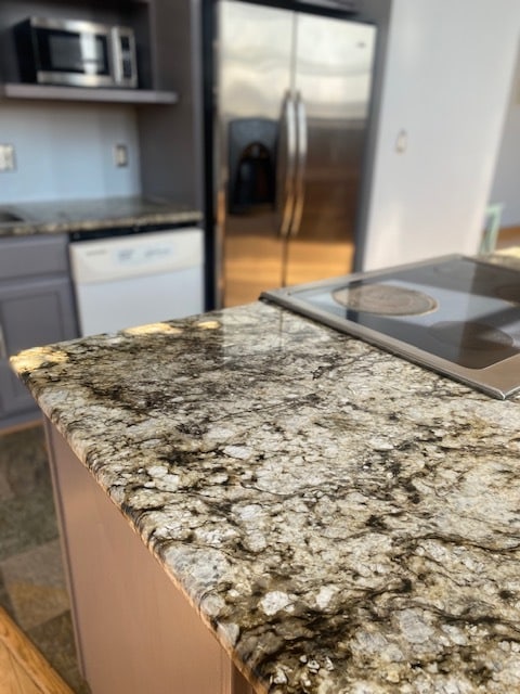 Building Photo - 6533 E Jefferson Ave