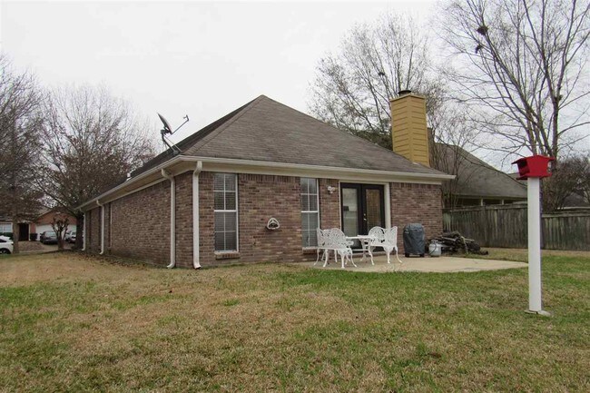 Building Photo - 502 Brookstone Dr