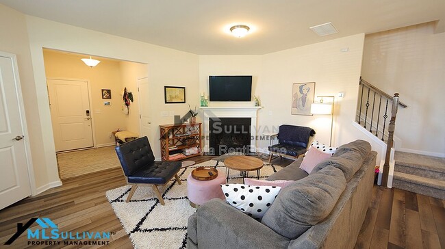 Building Photo - 291 White Oak Ridge Dr