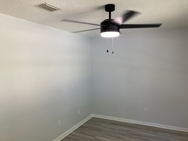 Foto del edificio - Renovated 1 Bedroom 1 Bathroom in Chipley Fl