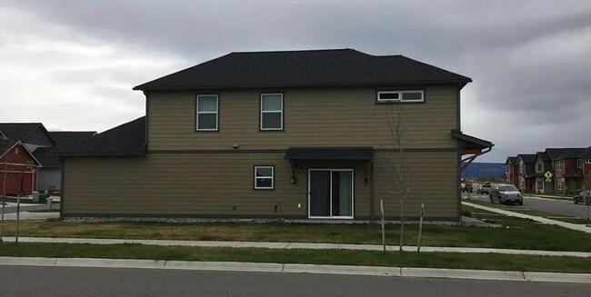 Foto del edificio - Spacious 3 Bedroom Home