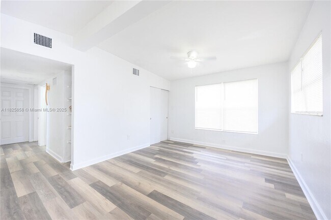Foto del edificio - 290 NW 29th Ave