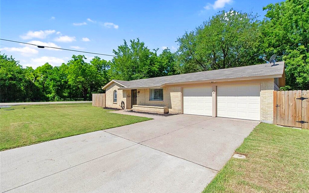 101 Briarwood Dr, Kennedale, TX 76060 House Rental in Kennedale, TX