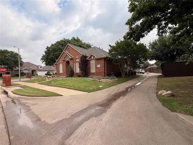 Building Photo - 8640 Woodcreek Dr