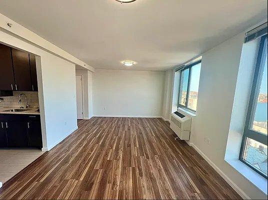 Foto principal - 0 bedroom in Bronx NY 10468