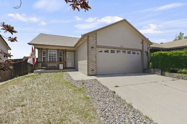 Building Photo - Spacious 4-Bed Home with Finished Basement...
