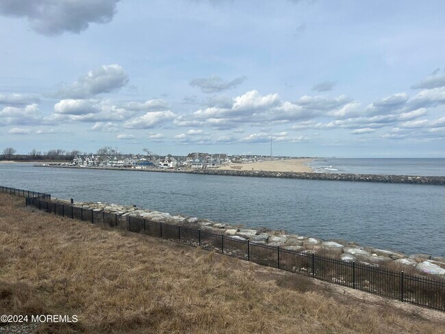 Building Photo - 28 Harborhead Dr