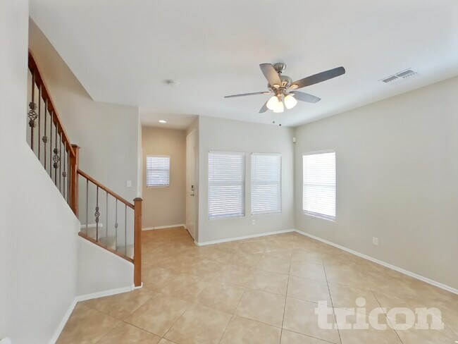 Foto del edificio - 4912 N 109th Ave