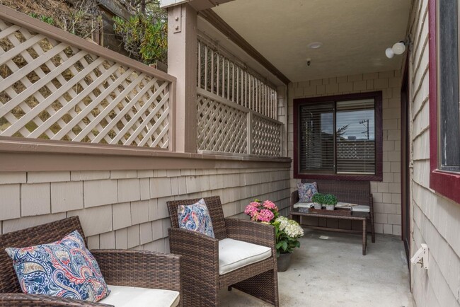 Outdoor Patio - 333 Hickey Blvd
