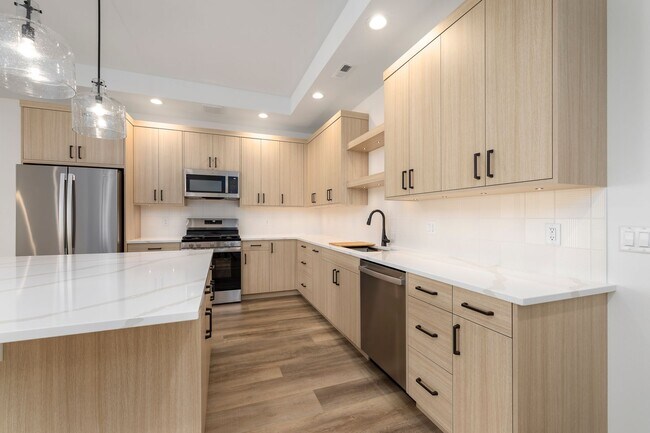 Foto del edificio - 4607 Pine Crest Dr