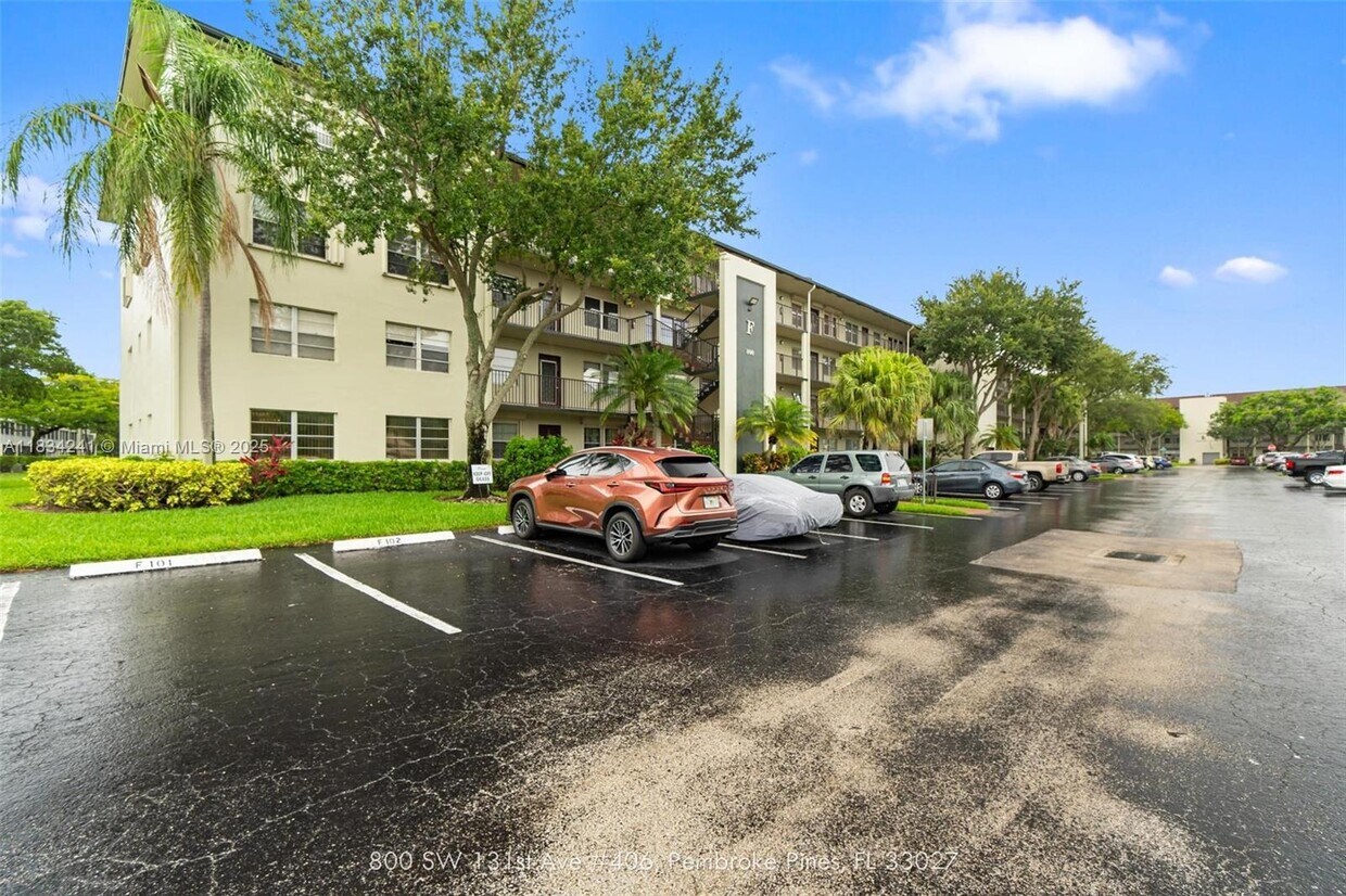 Foto principal - 800 SW 131st Ave