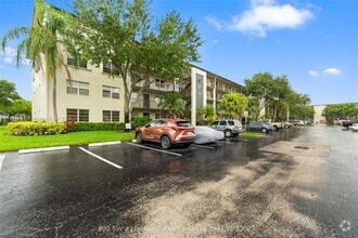 Building Photo - 800 SW 131st Ave