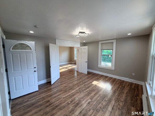 Building Photo - 21 Sylvan Ave