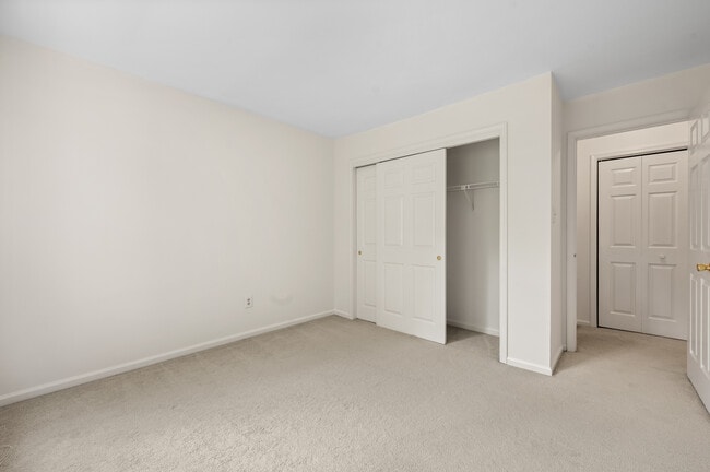 Foto del edificio - 13 Woodstream Dr