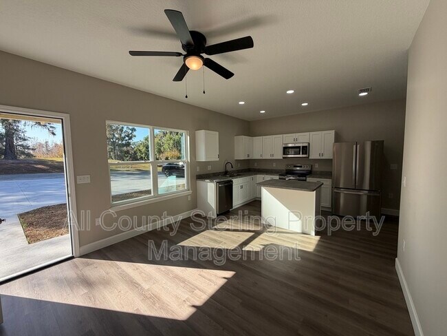 Foto del edificio - 1418 SE Magnolia Loop