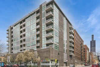 Building Photo - 225 S Sangamon St