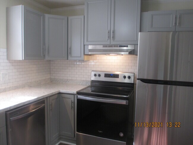 Building Photo - 806 Crawford Ave