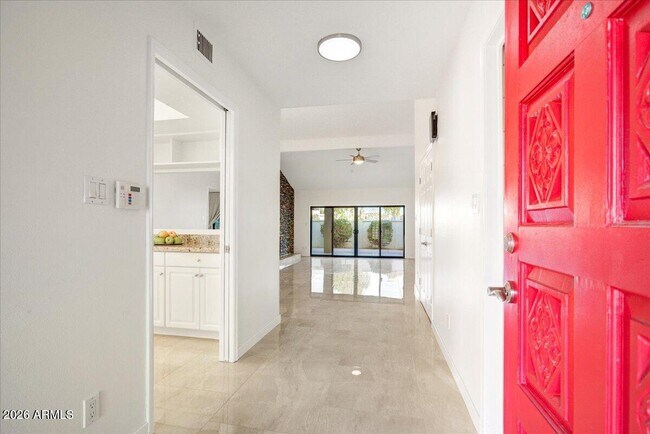 Building Photo - 8655 E Vía Del Palacio