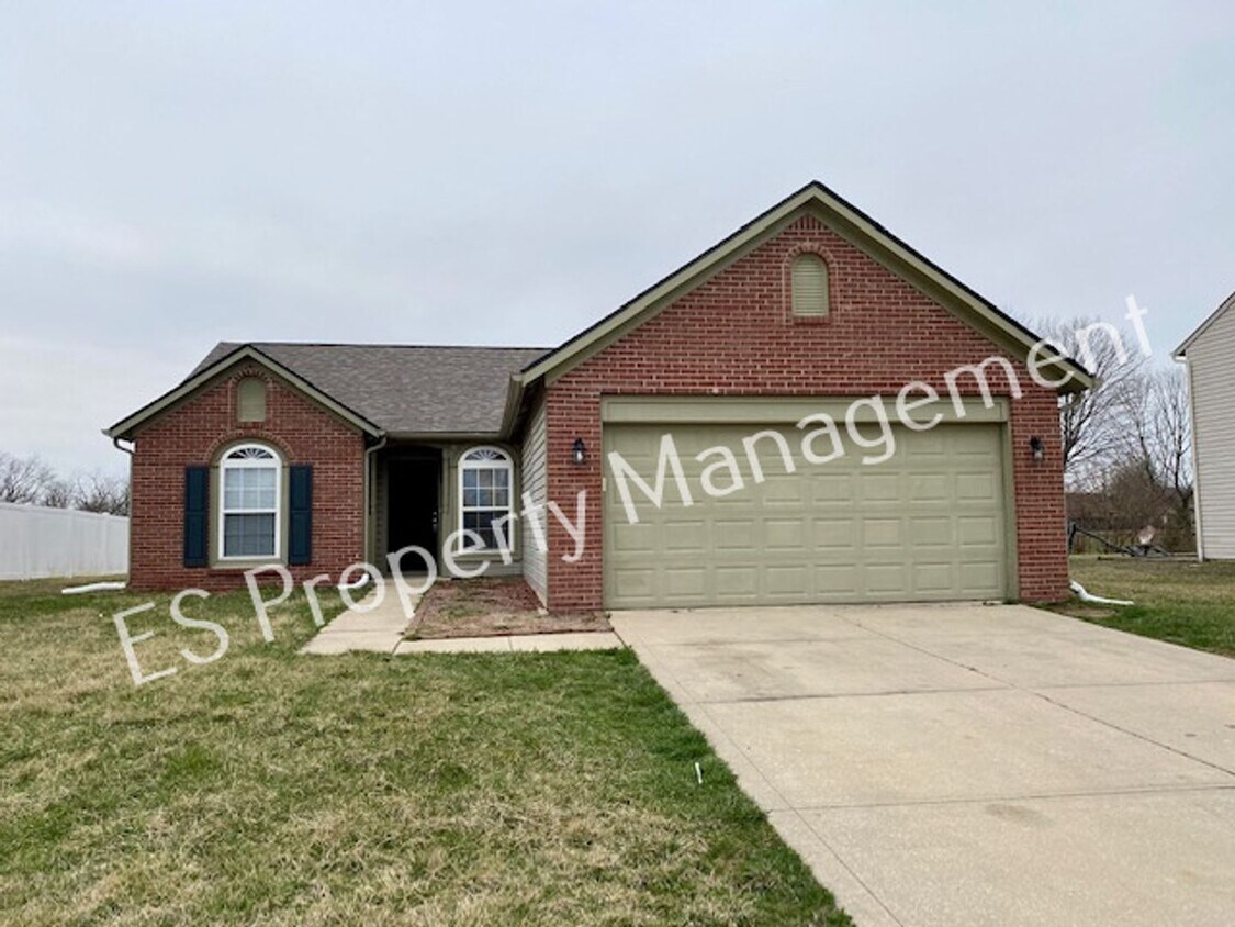 Primary Photo - Wonderful 3 Bedroom 2 Bathroom Ranch Style...