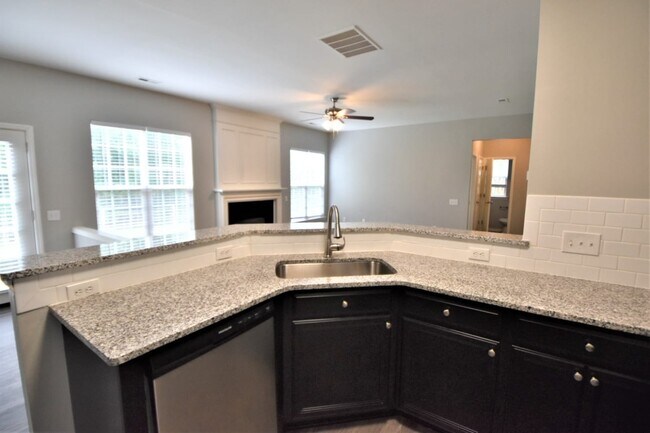 Building Photo - 9391 Hillston Ridge Rd