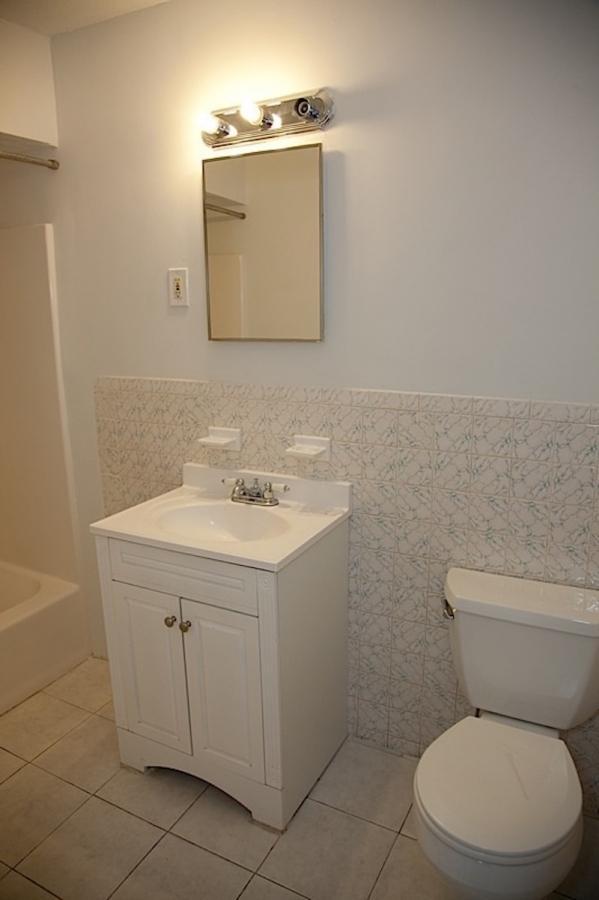 Building Photo - 3 bedroom in Somerville MA
