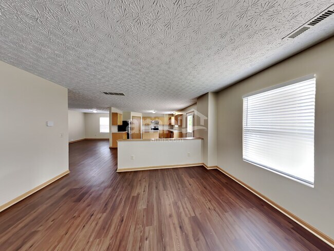 Building Photo - 5388 Englecrest Dr