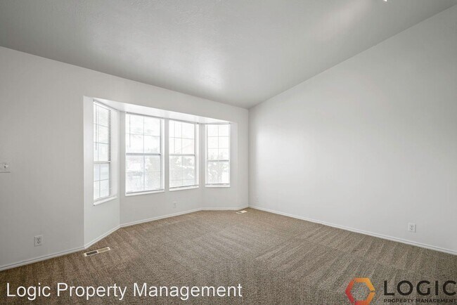 Building Photo - 5 br, 1.5 bath House - 4445 S 5720 W