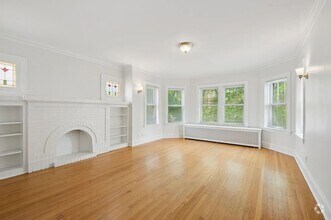 Building Photo - 6034 N Rockwell St