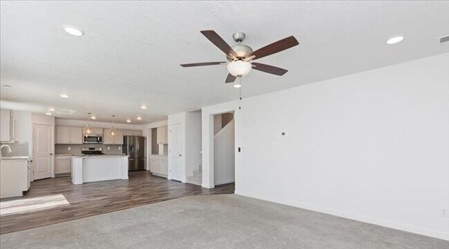 Building Photo - Welcome to this spacious 4 bedroom, 3 bathroom home located in Caldwell, ID.