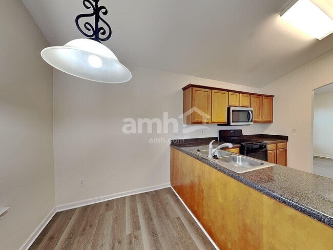 Foto del edificio - 70 Camden Way