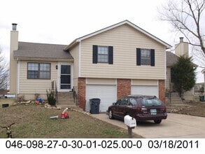 Building Photo - 1721 W Spruce St