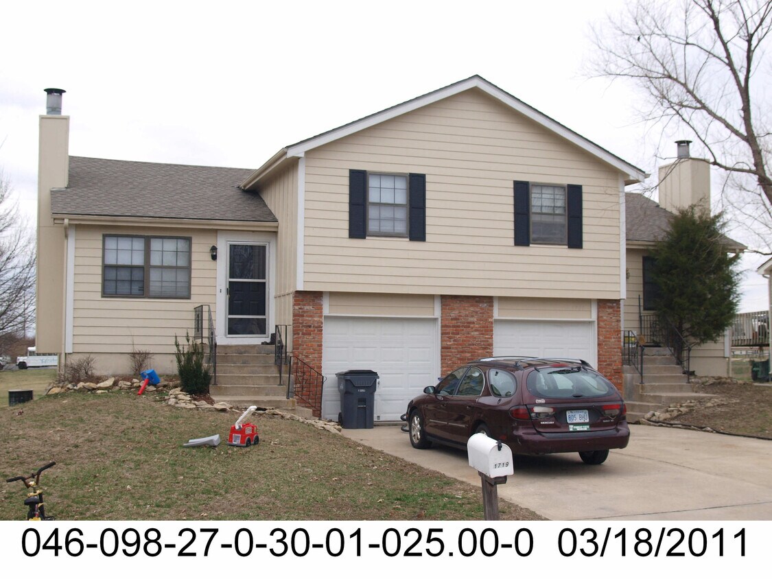 Primary Photo - 1721 W Spruce St