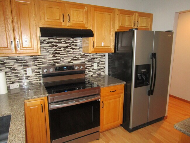 Building Photo - 903 Erin Dr