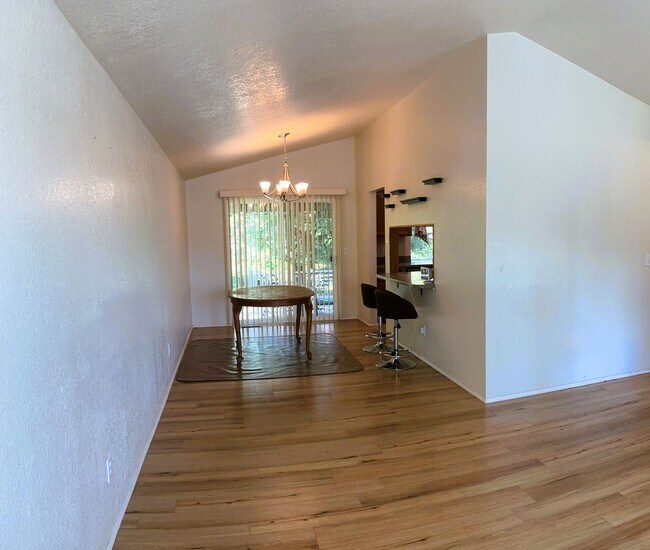 Foto del edificio - SILVERDALE - 4BED 3 BATH HOME HEART OF SILVERDALE