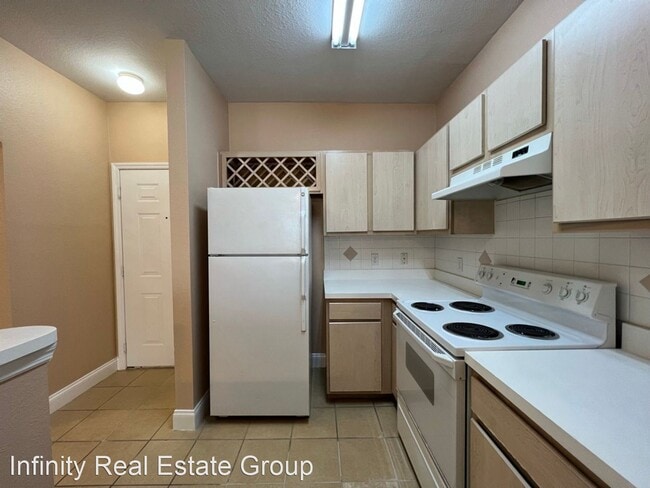 Building Photo - 1 br, 1 bath House - 827 Camargo Way #311