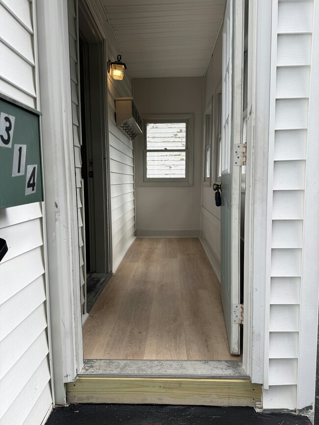 Building Photo - 314 Mcrae