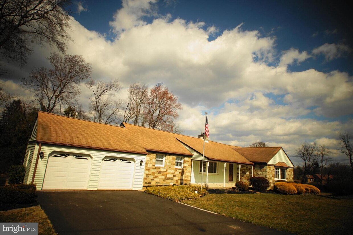 922 W Maple Dr, Southampton, PA 18966 House Rental in Southampton, PA