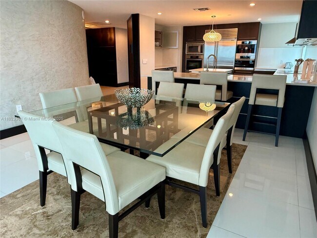 Foto del edificio - 17001 Collins Ave