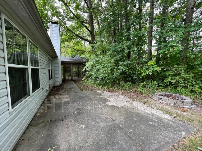 Building Photo - 5454 Garth Dr
