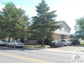 Building Photo - 656 N 400 W St