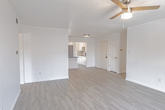 Building Photo - 8087 Meadow Rd