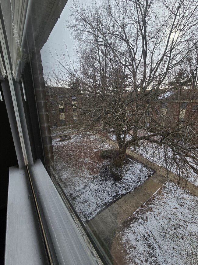 Foto del edificio - 9921 Bustleton Ave