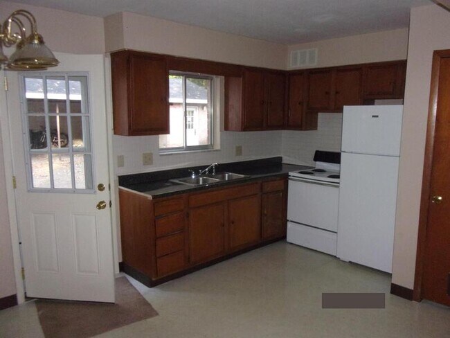Building Photo - 468 Brentwood Dr
