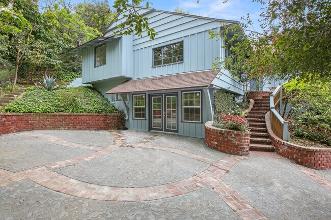 Foto del edificio - 3625 Goodland Ave