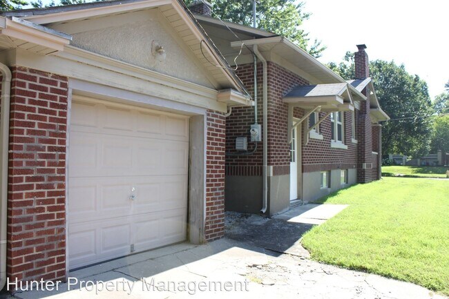 Building Photo - 3 br, 2 bath House - 835 S. Kickapoo